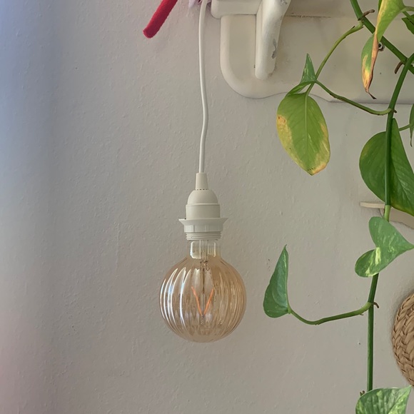 Light bulb pendant - Picture 1 of 2